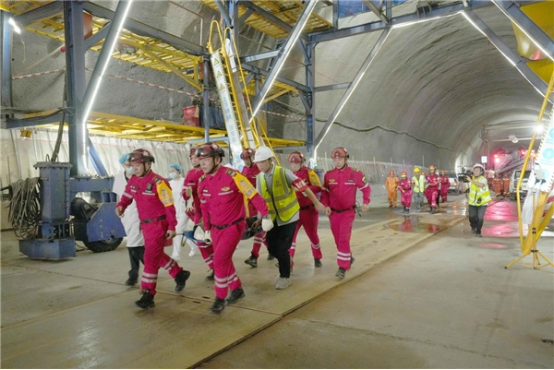 03  渝萬高鐵隧道火災及坍塌事故 綜合應急演練在站前8標成功舉行375.png